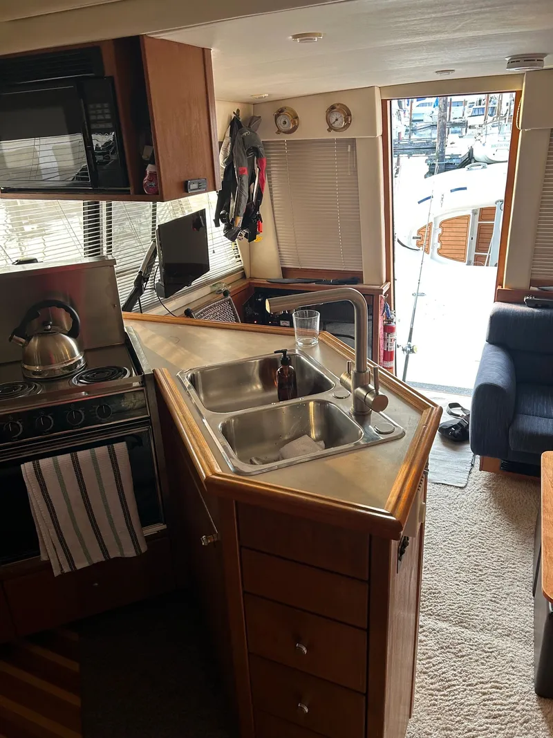 Slide: The Image of Bayliner 3988 Motor Yacht 1995 - 9