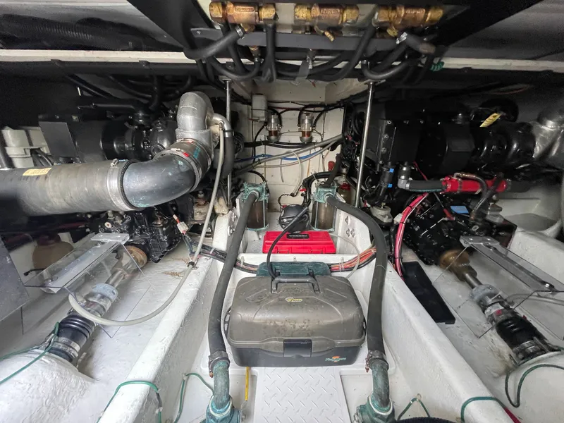 Slide: The Image of Bayliner 3988 Motor Yacht 1995 - 16