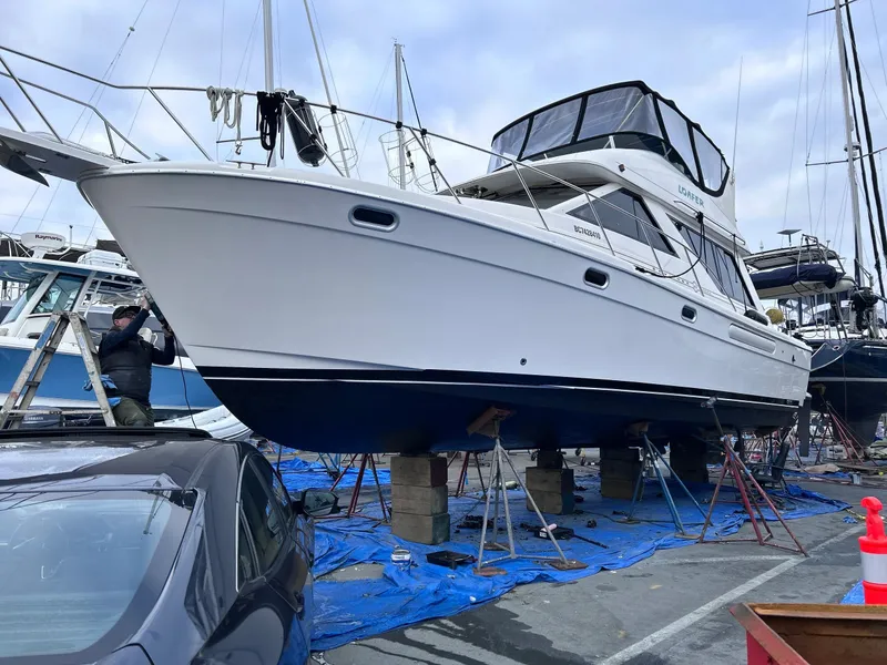Slide: The Image of Bayliner 3988 Motor Yacht 1995 - 20