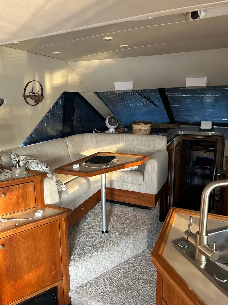 Slide: The Image of Bayliner 3988 Motor Yacht 1995 - 8