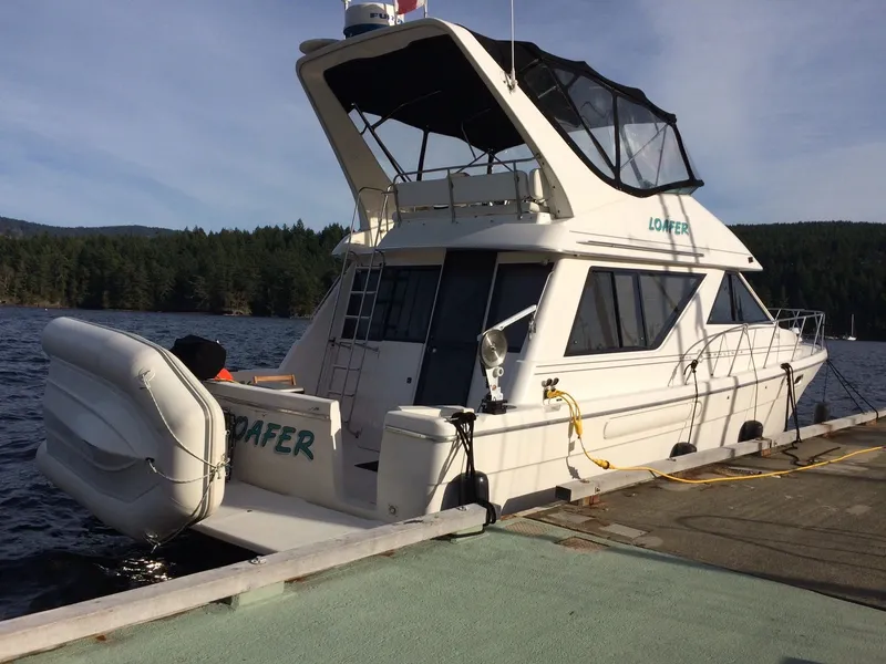 Slide: The Image of Bayliner 3988 Motor Yacht 1995 - 1