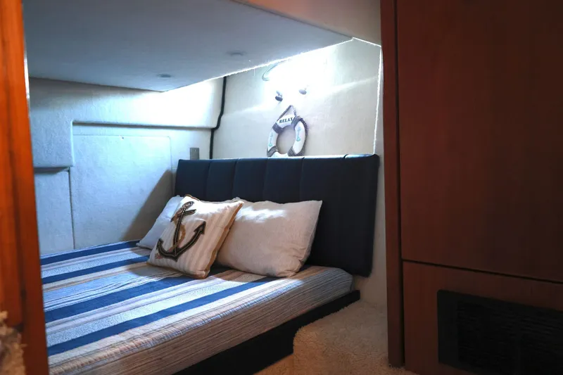 Slide: The Image of Bayliner 3988 Motor Yacht 1995 - 10