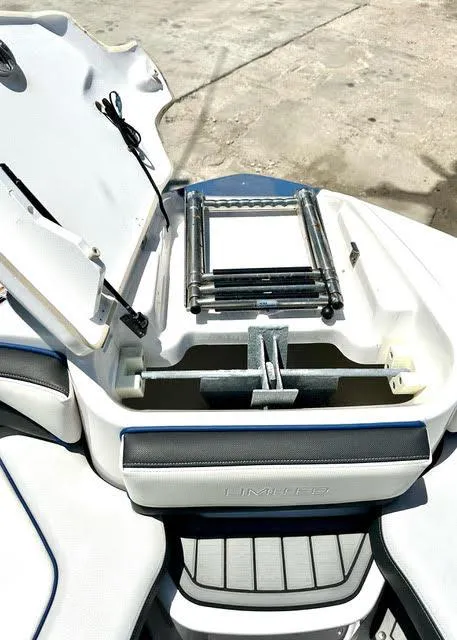 Slide: The Image of Bow boarding ladder - 14