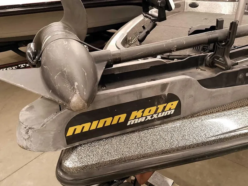 Slide: The Image of Minn Kota Maxxum trolling motor on 1999 Ranger 461VS Comanche boat. - 7