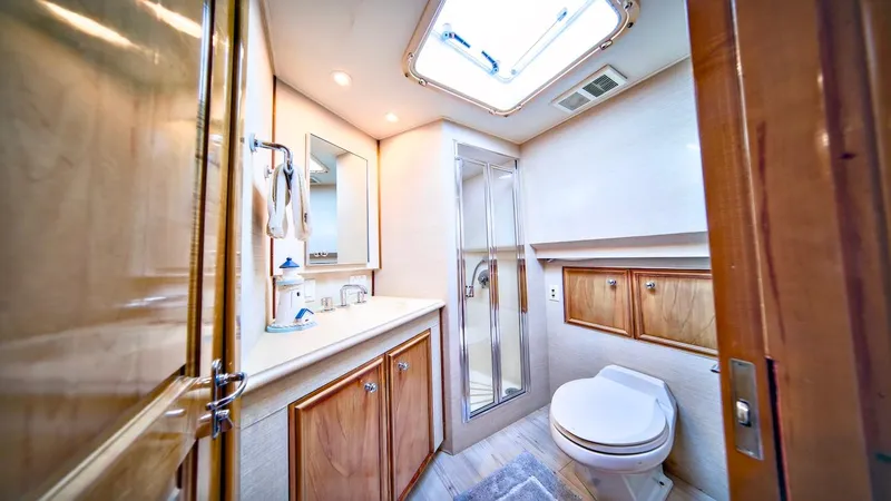 Slide: The Image of Hatteras 74 Sport Deck Motor Yacht 1998 - 51