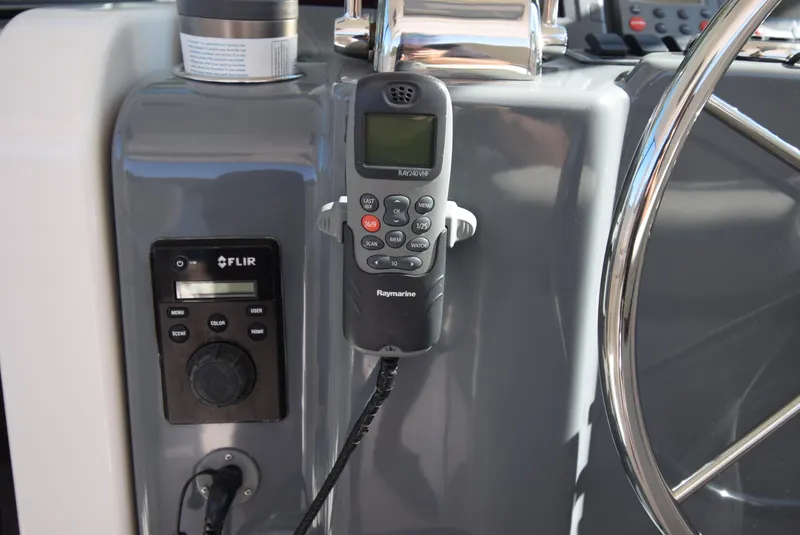 Slide: The Image of Tiara Sovran 3600 2005 - 17