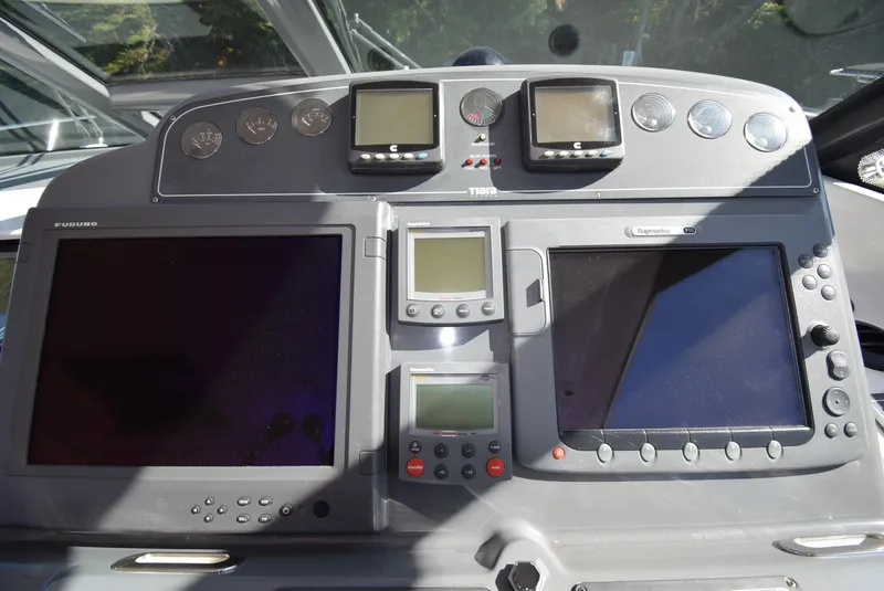 Slide: The Image of Tiara Sovran 3600 2005 - 20