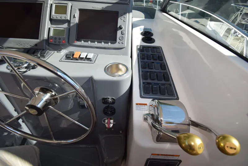 Slide: The Image of Tiara Sovran 3600 2005 - 21