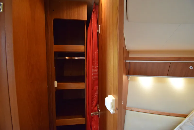 Slide: The Image of Tiara Sovran 3600 2005 - 29