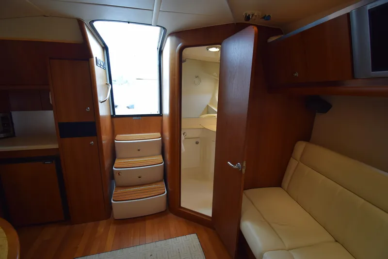 Slide: The Image of Tiara Sovran 3600 2005 - 32