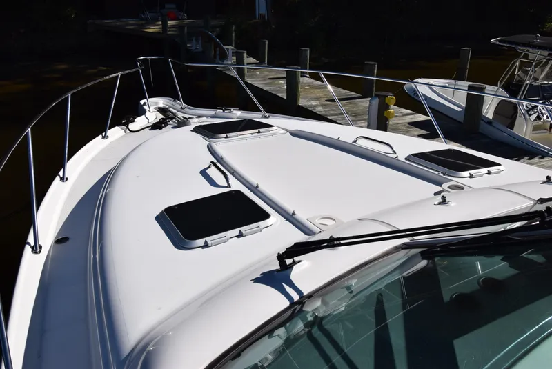 Slide: The Image of Tiara Sovran 3600 2005 - 35