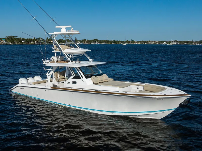 Slide: The Image of Pursuit 40 2017 - Exterior Profile - 40