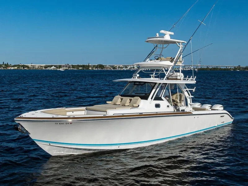 Slide: The Image of Pursuit 40 2017 - Exterior Profile - 42