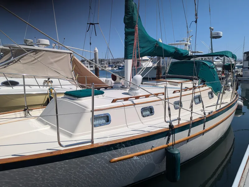 Slide: The Image of Pacific Seacraft Pacific Seacraft 34 1995 - 52