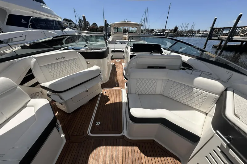 Slide: The Image of Sea Ray 310 SLX-OB 2019 - 54