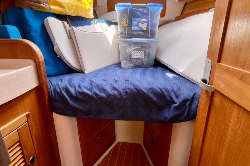 Slide: The Image of Catalina 380 2001 - 51