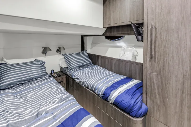 Slide: The Image of Uniesse 65 MY 2009 - 57