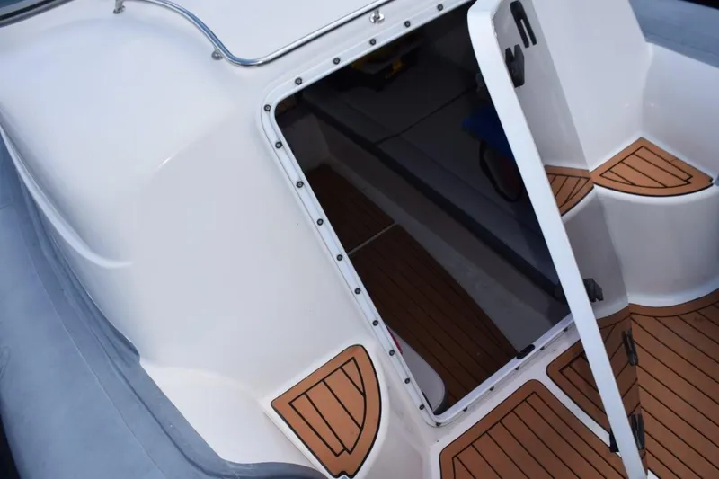 Slide: The Image of Sampson post and bow safety railing - 13