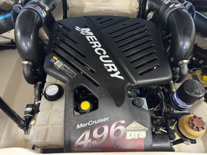 Slide: The Image of Engine of a 2007 Sea Ray 250 SLX with Mercury MerCruiser 496 MAG. - 14