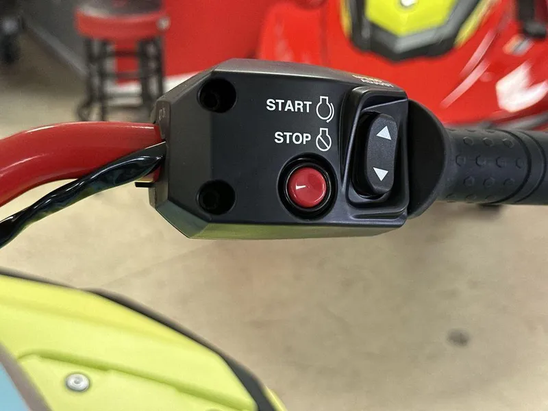 Slide: The Image of Yamaha Jetblaster PRO 2-Up 2025 - 10