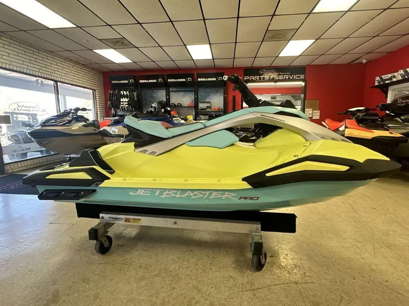 Slide: The Image of Yamaha Jetblaster PRO 2-Up 2025 - 3