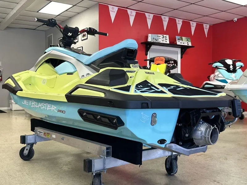 Slide: The Image of Yamaha Jetblaster PRO 2-Up 2025 - 6