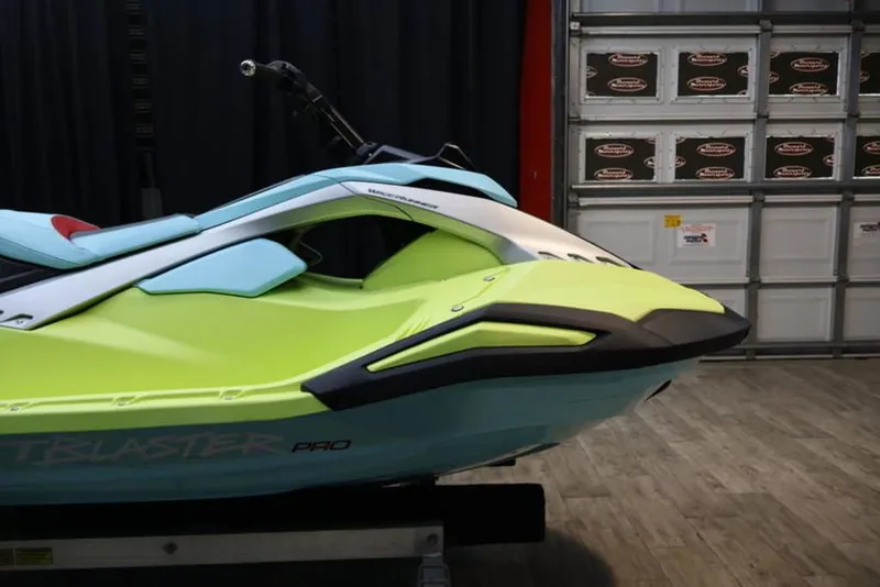 Slide: The Image of Yamaha JetBlaster PRO 3-Up 2025 - 6