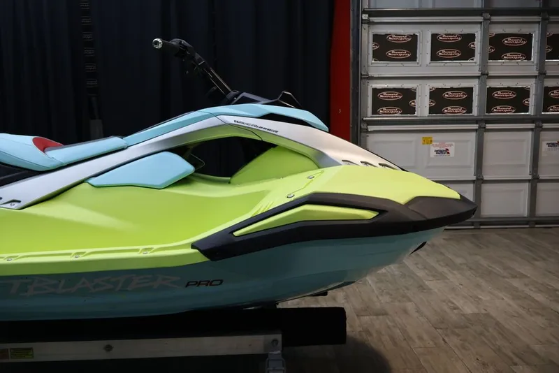 Slide: The Image of Yamaha Jetblaster PRO 2-Up 2025 - 11