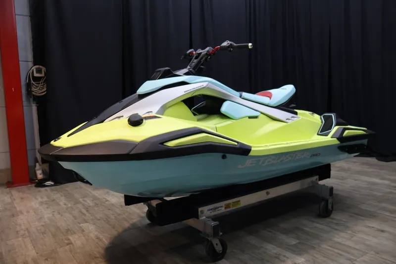 Slide: The Image of Yamaha Jetblaster PRO 2-Up 2025 - 4