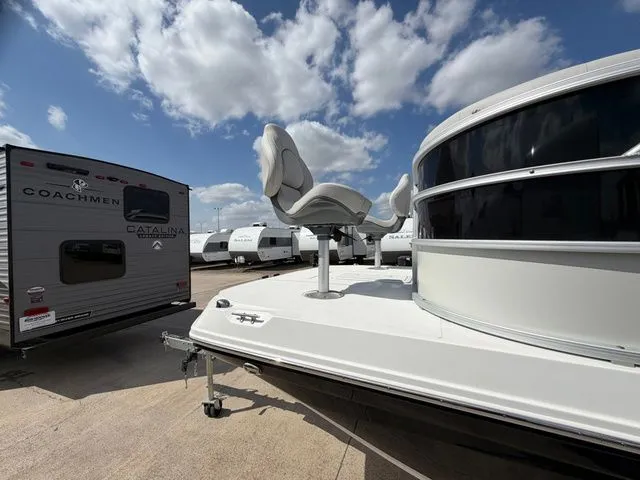 Slide: The Image of Hurricane FunDeck 2260 REF 2025 - 26