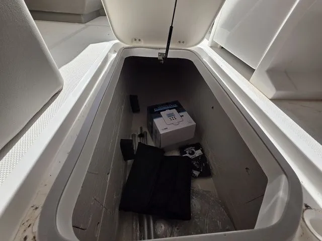 Slide: The Image of Hurricane FunDeck 2260 REF 2025 - 28