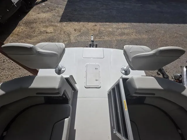 Slide: The Image of Hurricane FunDeck 2260 REF 2025 - 3