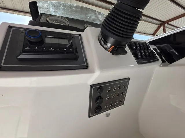 Slide: The Image of Hurricane FunDeck 2260 REF 2025 - 30