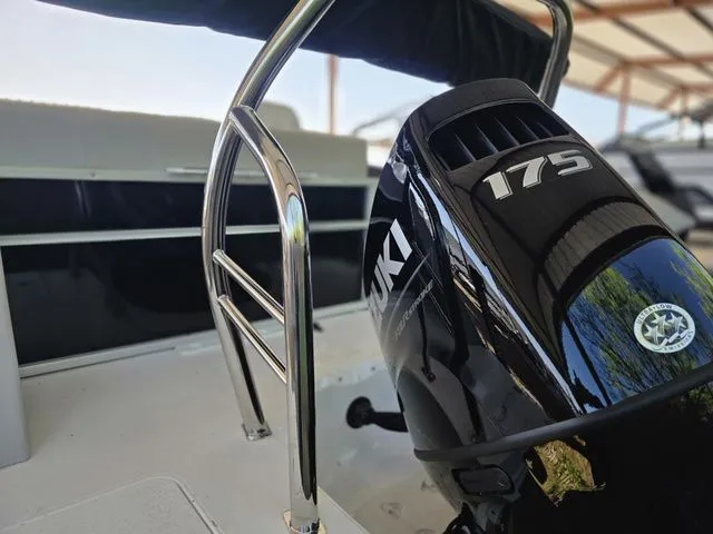 Slide: The Image of Hurricane FunDeck 2260 REF 2025 - 34