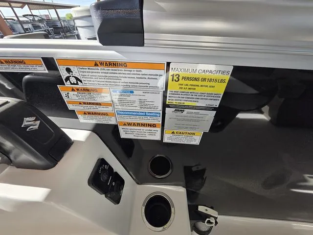 Slide: The Image of Hurricane FunDeck 2260 REF 2025 - 9