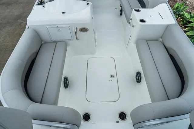 Slide: The Image of Hurricane Fun Deck 198 2025 - 14