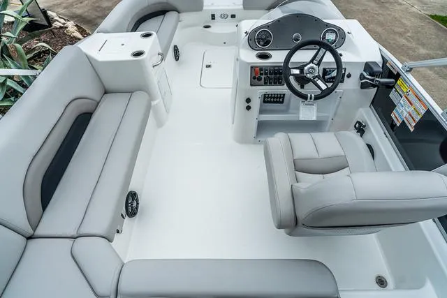 Slide: The Image of Hurricane Fun Deck 198 2025 - 7