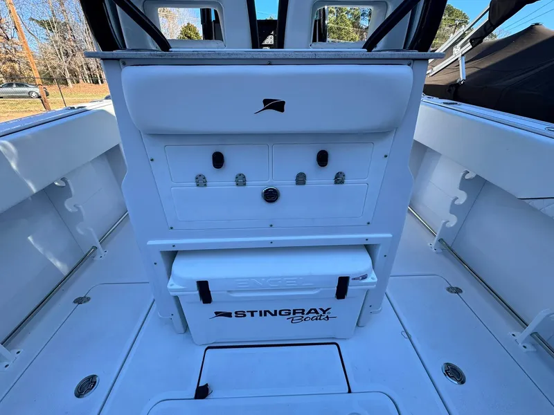 Slide: The Image of Stingray 253 CC 2025 - 13