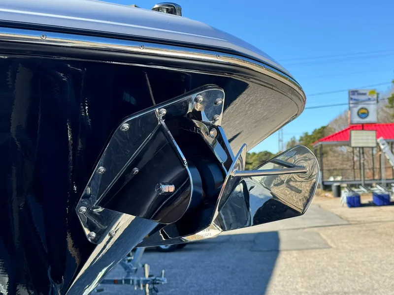 Slide: The Image of Stingray 253 CC 2025 - 2