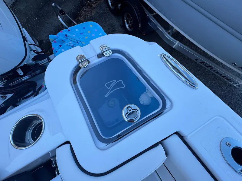 Slide: The Image of Stingray 253 CC 2025 - 25