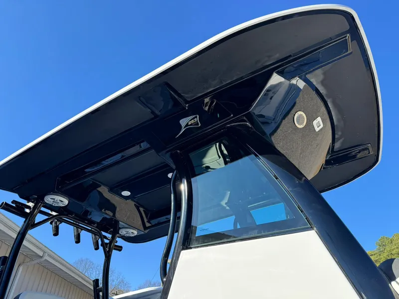 Slide: The Image of Stingray 253 CC 2025 - 27