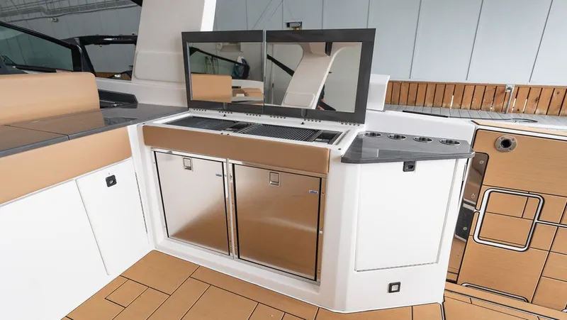 Slide: The Image of Aviara AV40 I/O 2024 - 10