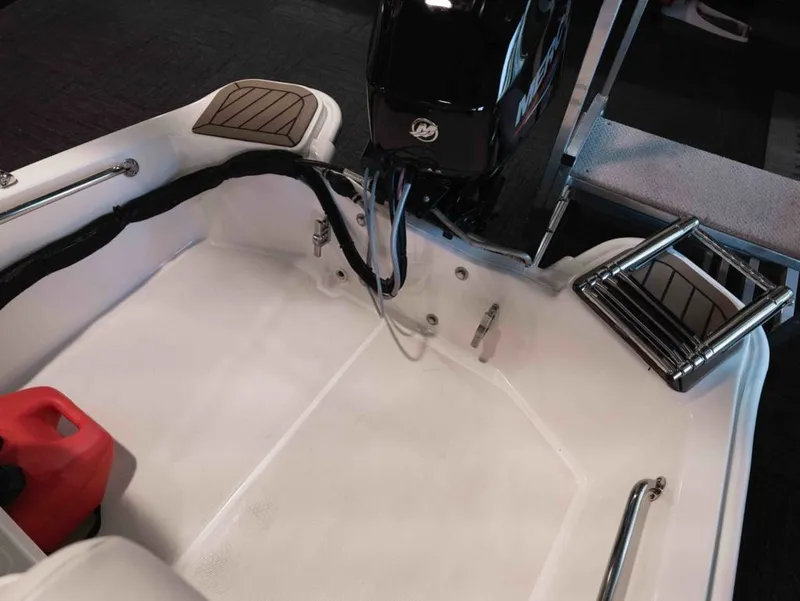 Slide: The Image of Boston Whaler 130 Super Sport 2024 - 10