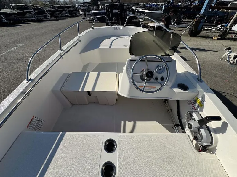 Slide: The Image of Boston Whaler 160 Super Sport 2024 - 8