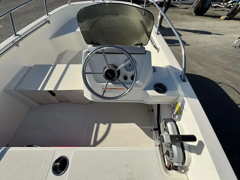 Slide: The Image of Boston Whaler 160 Super Sport 2024 - 9