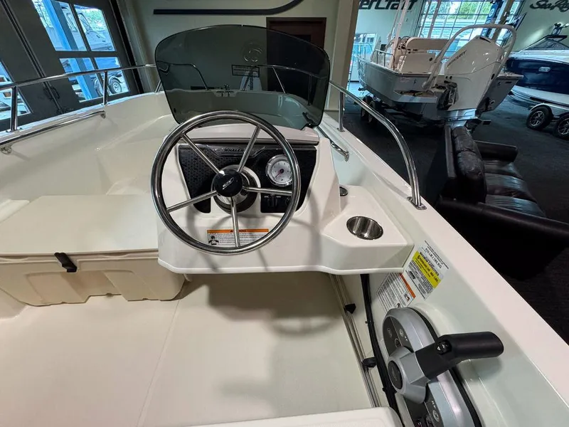 Slide: The Image of Boston Whaler 160 Super Sport 2024 - 6