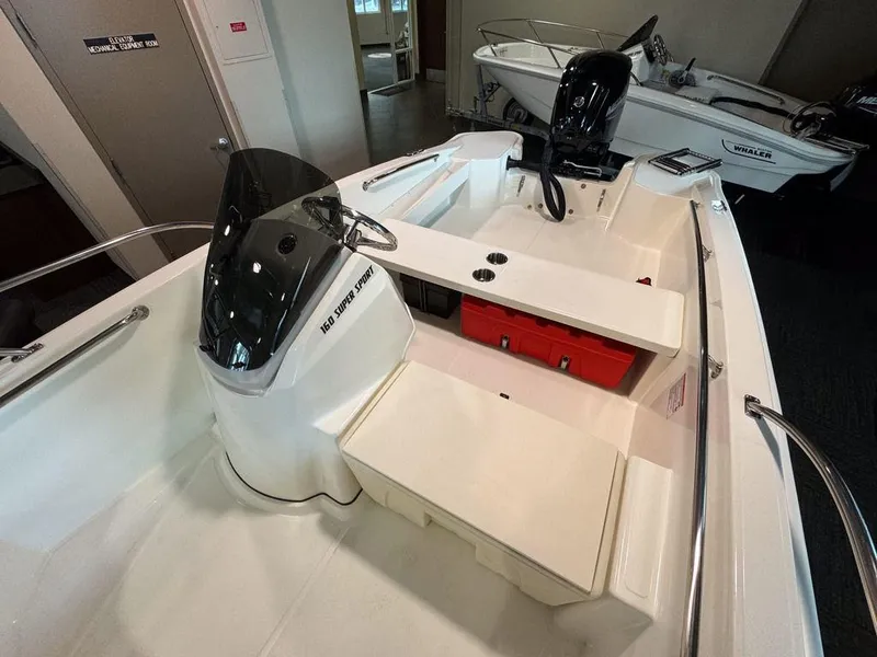 Slide: The Image of Boston Whaler 160 Super Sport 2024 - 8