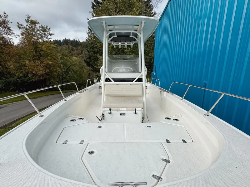 Slide: The Image of Boston Whaler 210 Montauk 2024 - 4