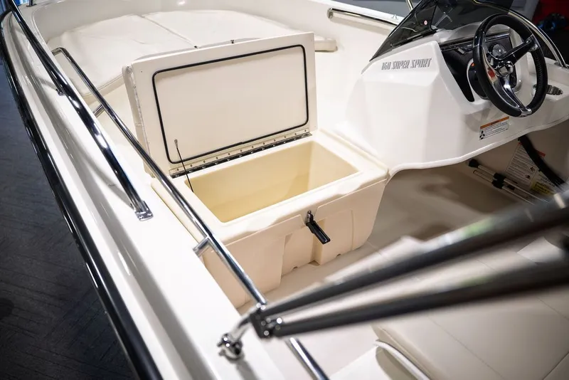Slide: The Image of Boston Whaler 160 Super Sport 2025 - 10