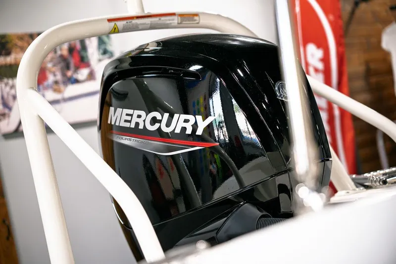 Slide: The Image of Boston Whaler 160 Super Sport 2025 - 12